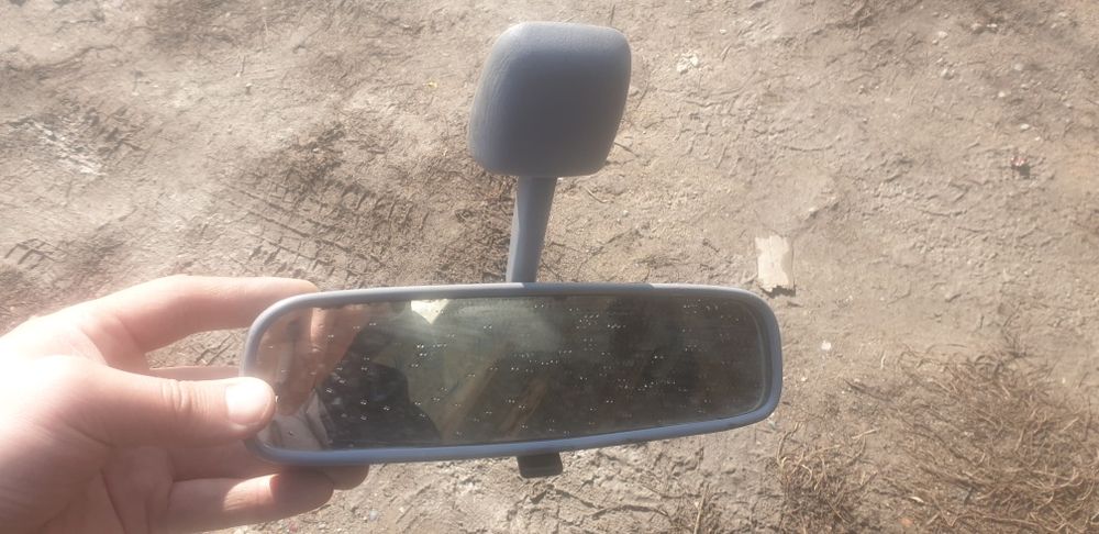 зеркала и вертолёт месте сигналный лентой.