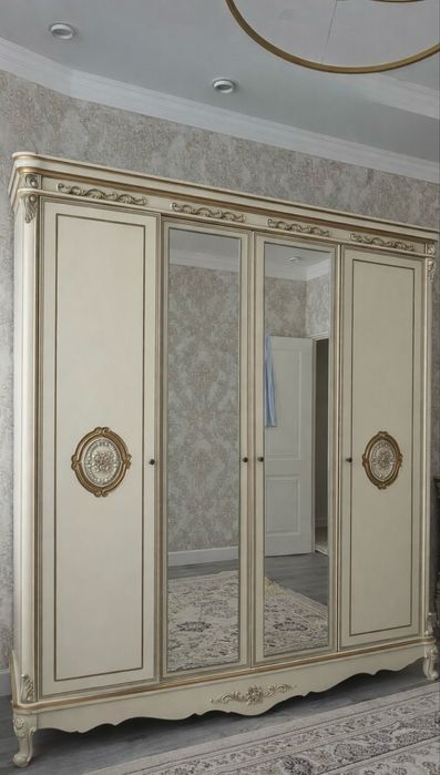 Спальный гарнитур