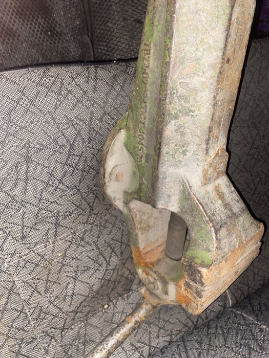 Продам тиски……….