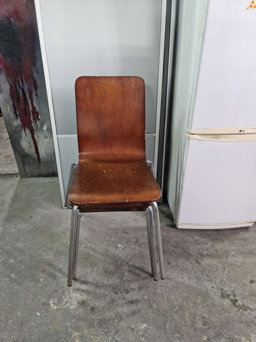Продам крепкие стулья
