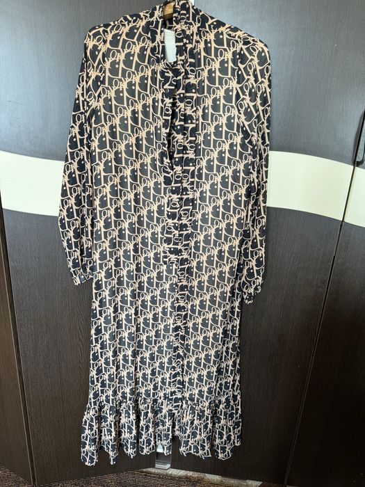 Әдемі көйлектер .