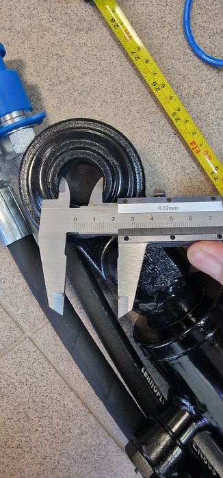 Tirant central hidraulic catg 2 cu carlig sau fara pret 950 lei bucata