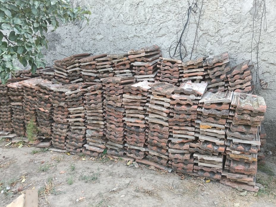 Țiglă veche in stare bună