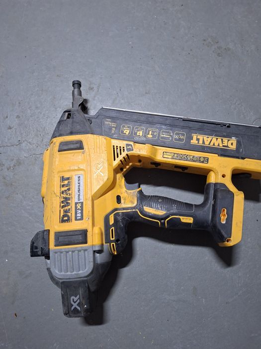 Pistol de cuie dewalt