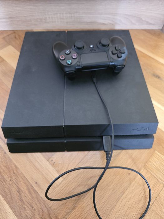 Playstation 4 един контролер