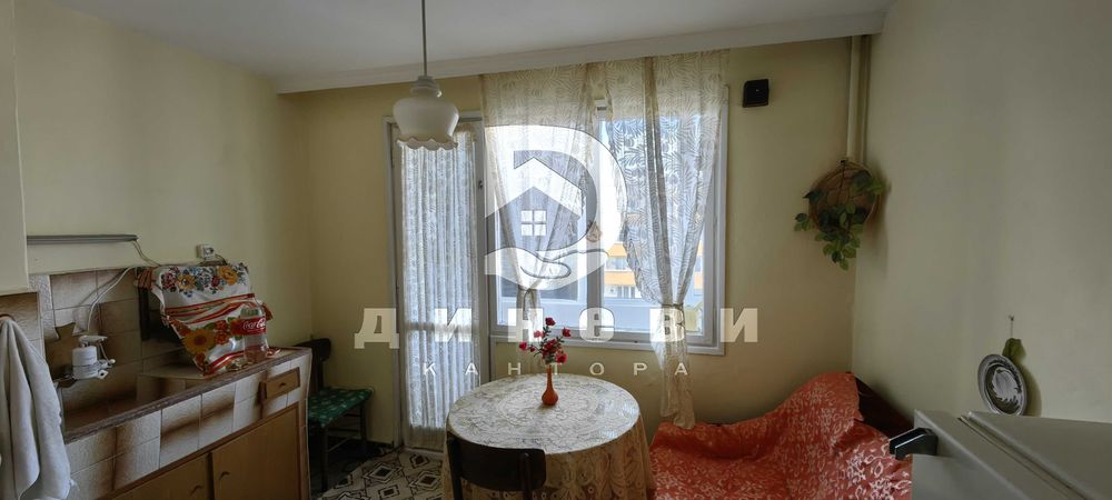 Продава се Тристаен апартамент в Стара Загора, Център - 78 кв.м за 981 €/кв.м - Снимка #9