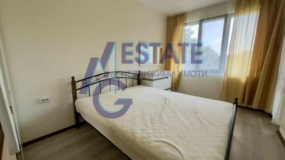 Просторен и светъл двустаен апартамент с югоизточно изложение в