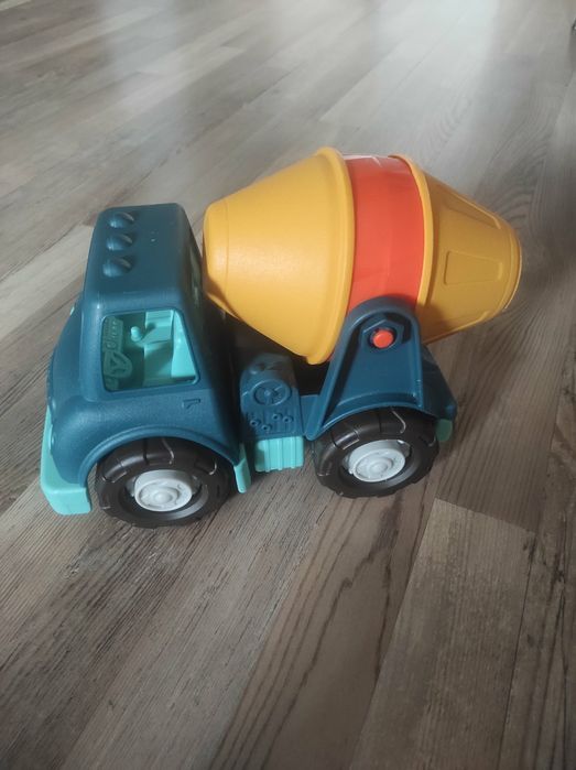 Продавам - голям детски боклукчийски камион и бетоновоз