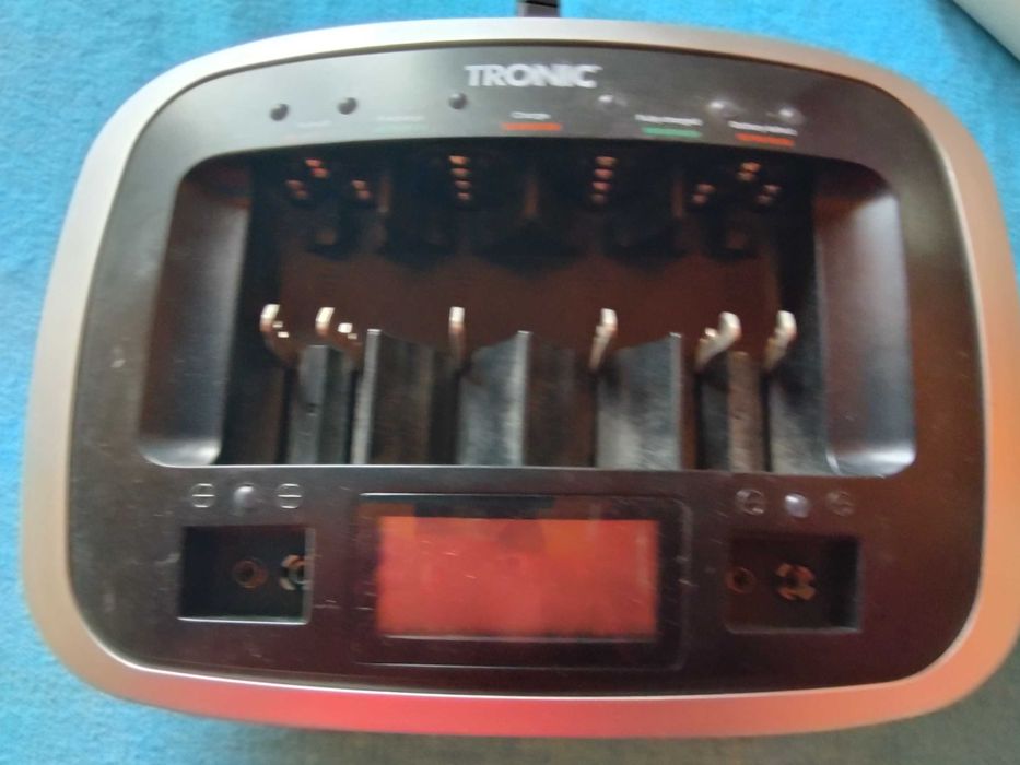 голямо оригинално немско зарядно за всички видове батерии , NI-MH