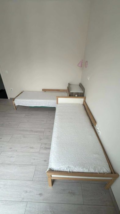 Детско легло и двукрилен гардероб за детска стая