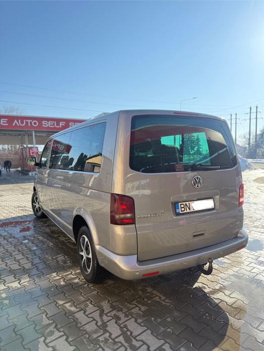 Volkswagen Caravelle 2.0 TDI – 102 CP – 2011 – 8+1 locuri – RO 2015