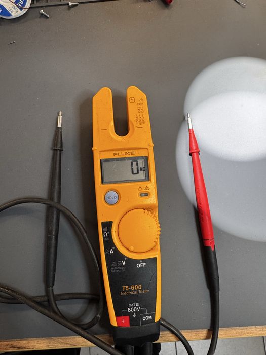 Aparat masura Fluke T5-600 folie pe ecran