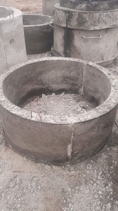 ЖБИ кольца и крышка.  Услук малифульятор