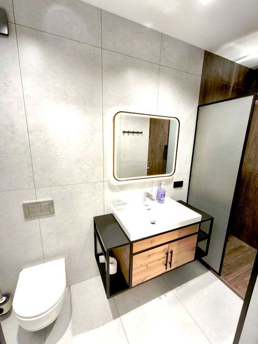 Сдаётся 2комнатная квартира в центре.