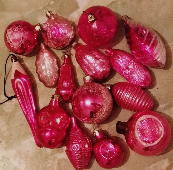 Новогодние игрушки разные