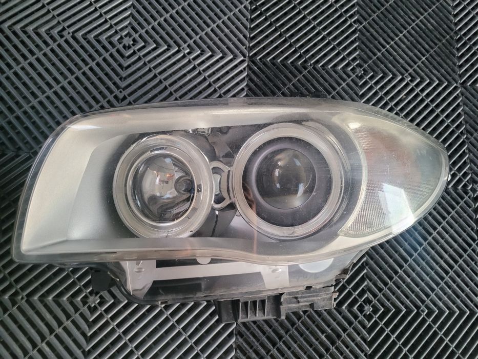 Far xenon stânga Valeo  bmw seria 1 e87