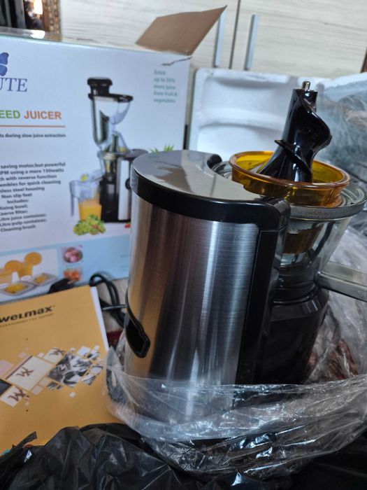 Бавно оборотна сокоизтисквачка Salute