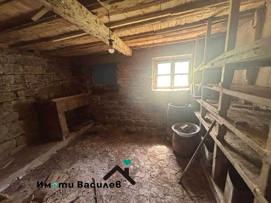 Продава КЪЩА област София, гр. Годеч