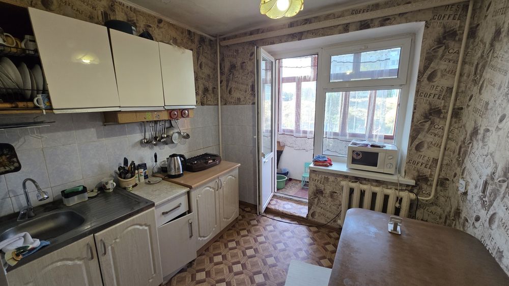 Продам 4 комнатную квартиру