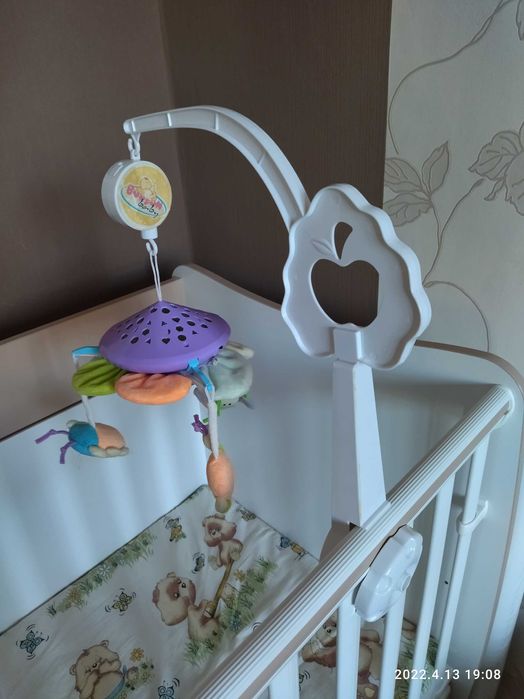 Музикална играчка за легло