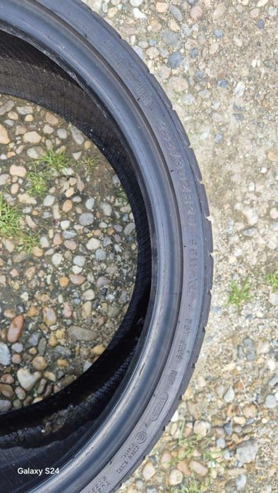 Vând anvelope -245/30 ZR20