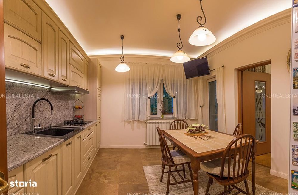 Vilă P+1 cu casă de oaspeți, la marginea pădurii, disponibila imediat