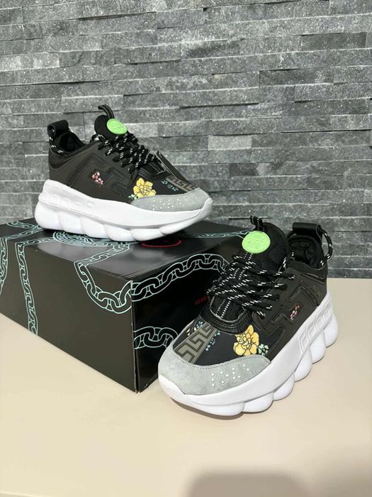 Adidasi versace chain reaction