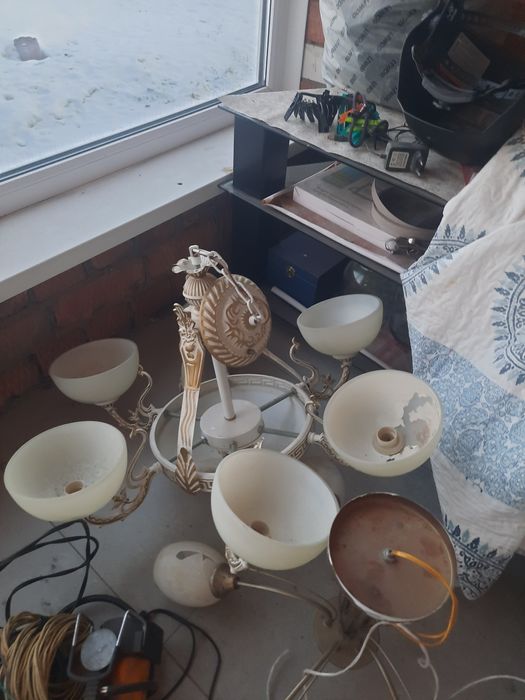 Люстры бесплатно, ещё два вместе сними