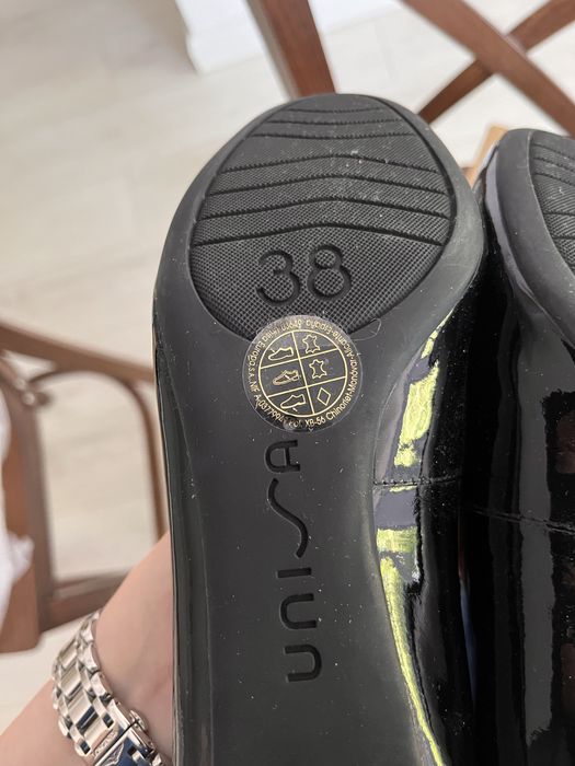 Pantofi de lac toc comod Unisa 37- 38 noi picior îngust