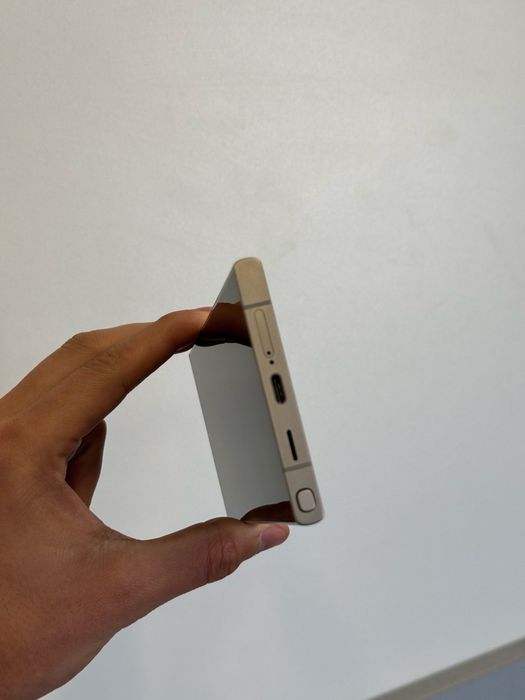Продавам перфектен Samsung S24 ULTRA