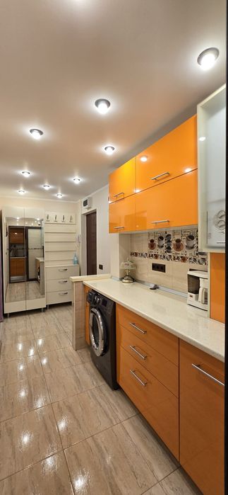 Inchiriez Apartament 2 camere,zona Piata Mare !
