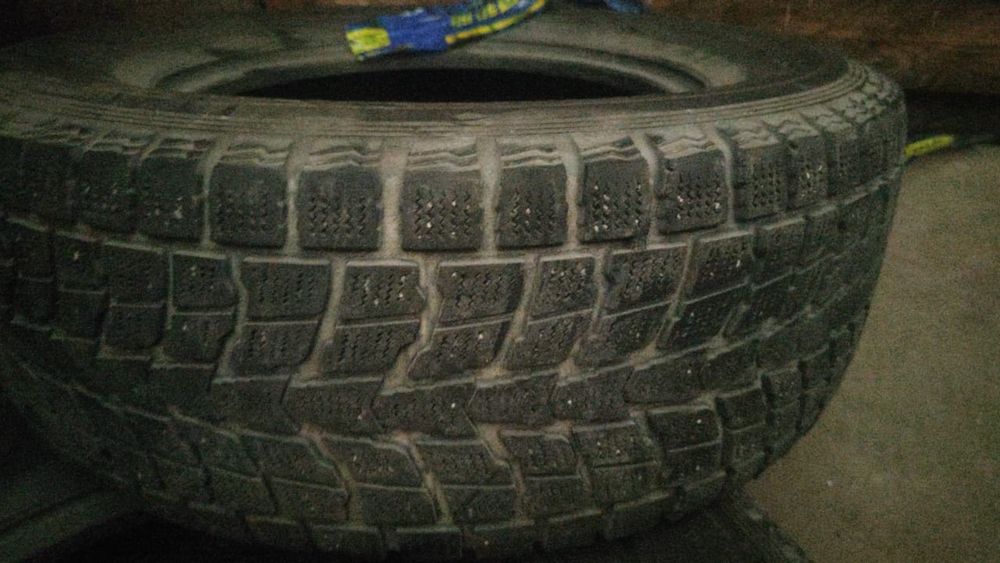 Продам комплект шин