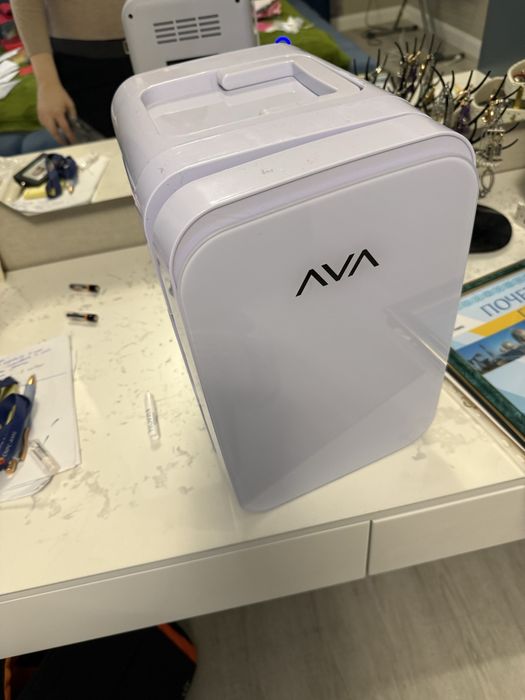 Продам холодильник для косметики