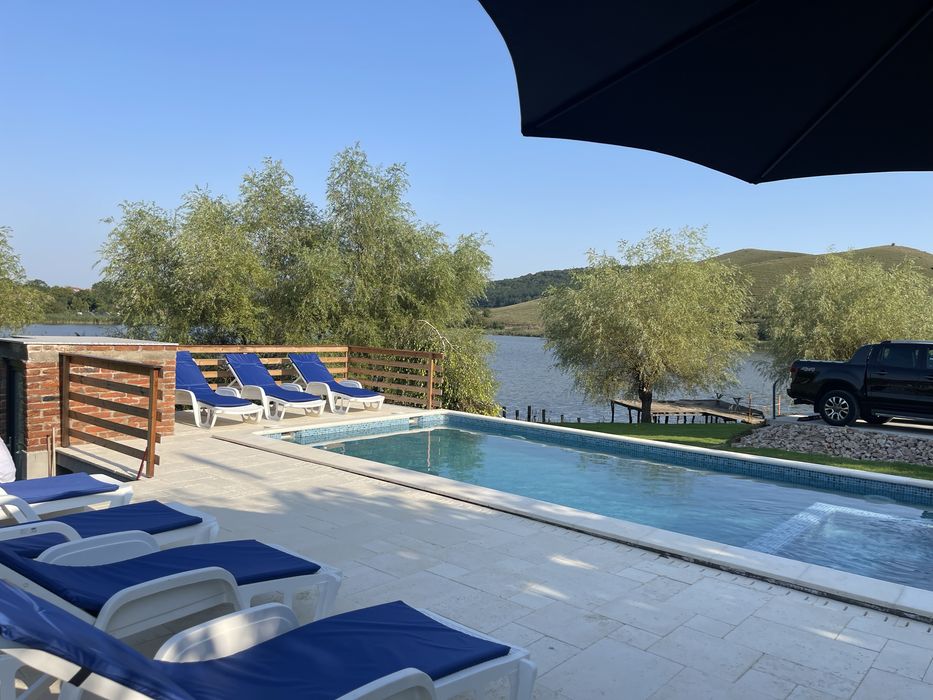 Închiriez piscină pe timpul zilei, view spectaculos la lacul Geaca/ Cluj