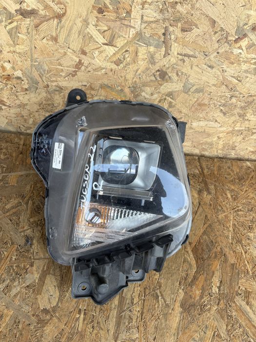 фар десен от Hyundai Tucson 2022год.