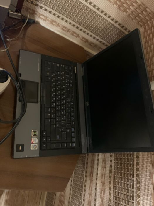 Продам ноутбук HP сломанный