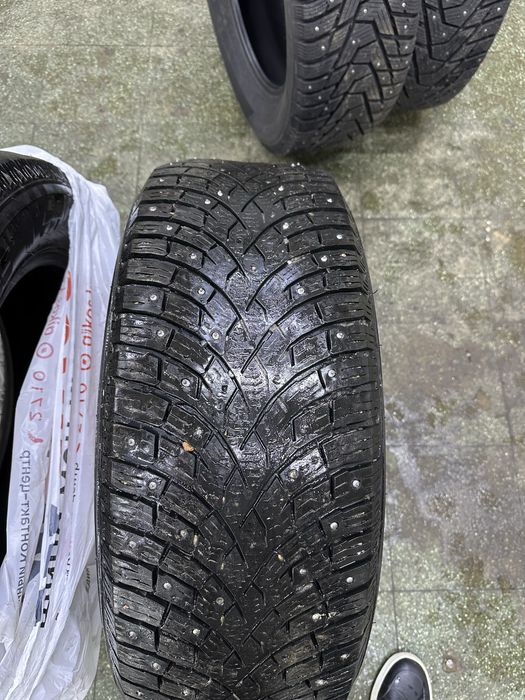 продам зимние шипованные шины