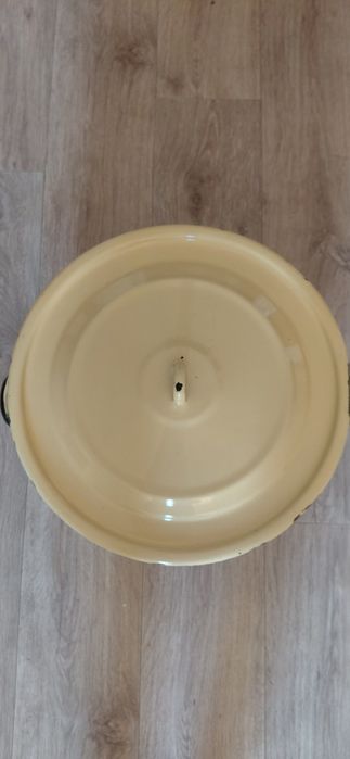 Продам кастрюли большие