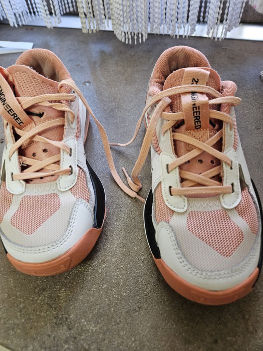 Adidași Jordan Air 200 E mărime 35.5