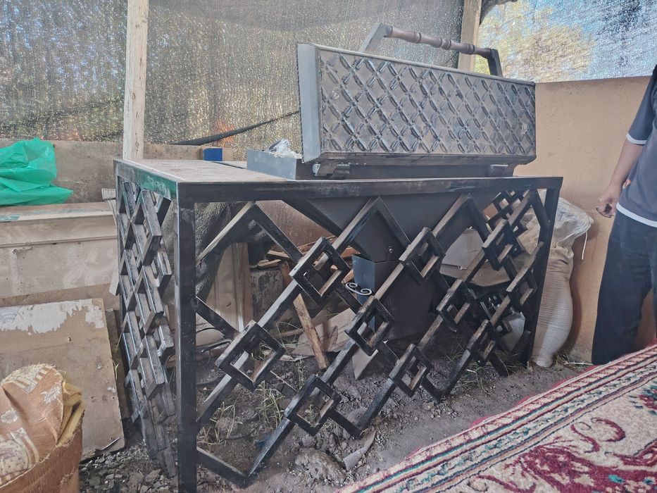 Мангал с гранитным столом