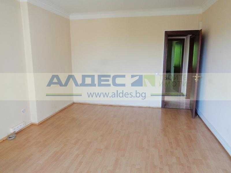 Дава се под наем Офис в София, Център - 215 кв.м за 1396.38 € - Снимка #8