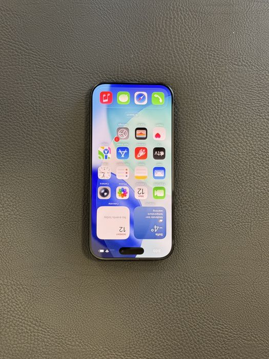 Продавам iPhone 16 PRO 100% батерия