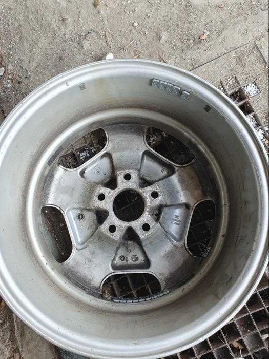 Продавам 4 броя алуминиеви джанти за Е-класа W210