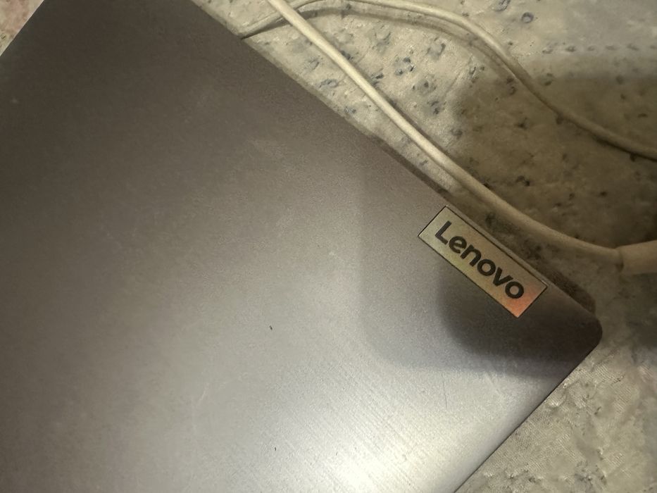 продам ноутбук леново IdeaPad 3