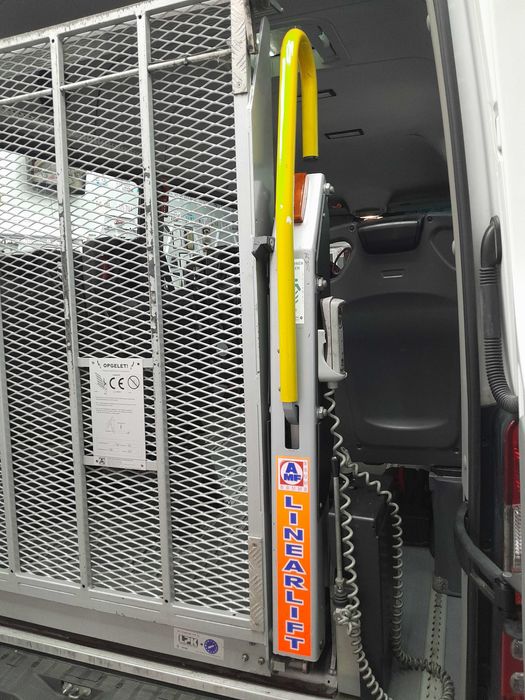 VAND  lift  auto  pt persoane cu handicap