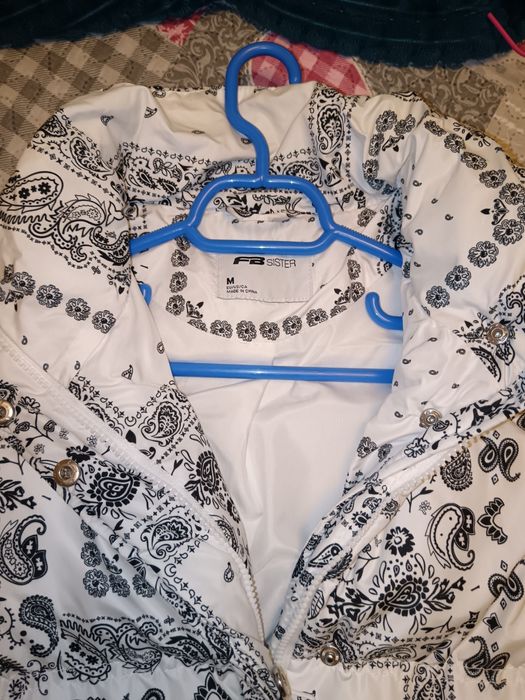 Geacă Bershka mărimea M