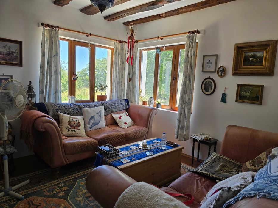 Реновирана къща  с гледка   в с. Гостилица / област Габрово