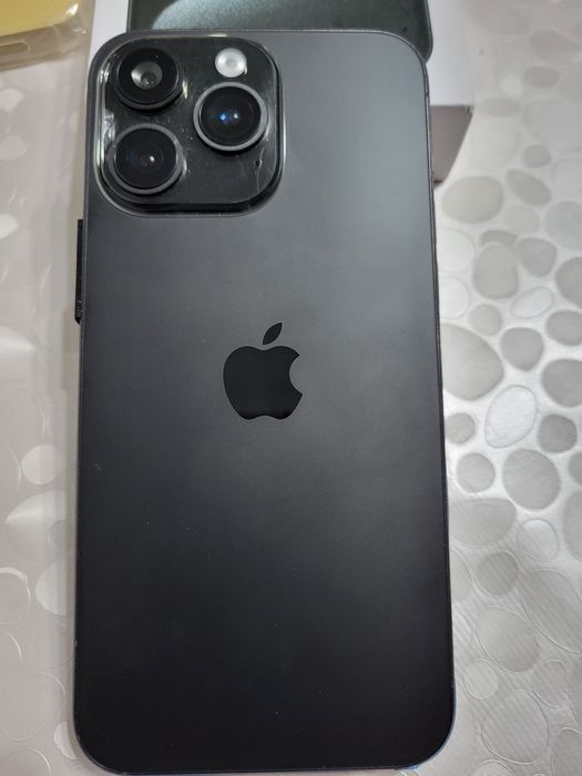 IPhone 15 Pro Max чёрного цвета