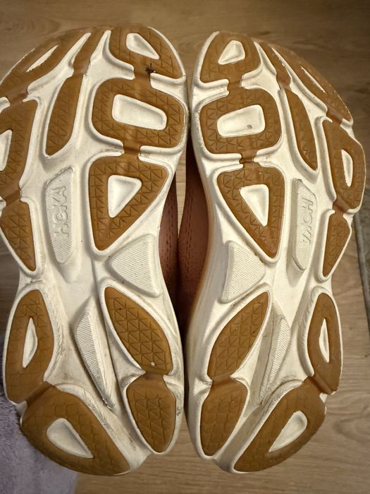 Adidasi Hoka model Bondi 8 dama