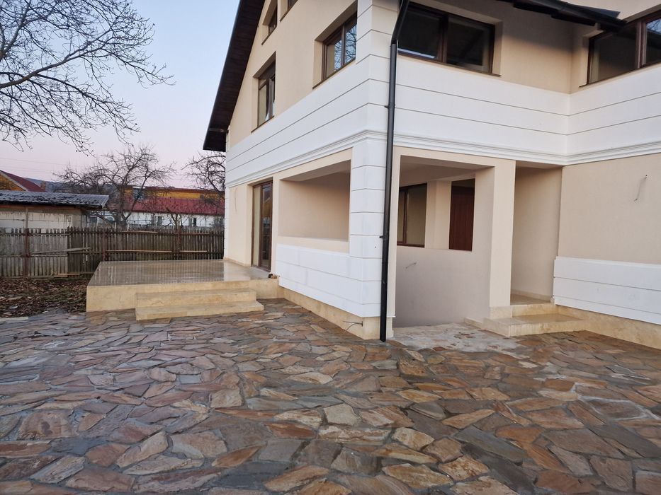 Vând/schimb/închiriez casa noua  tip duplex